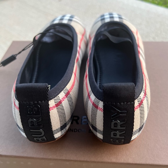 Burberry Kids Logo-Detail Check Ballerina Shoes, Size EU 35, UK 2.5 NEW in Box - Picture 8 of 16